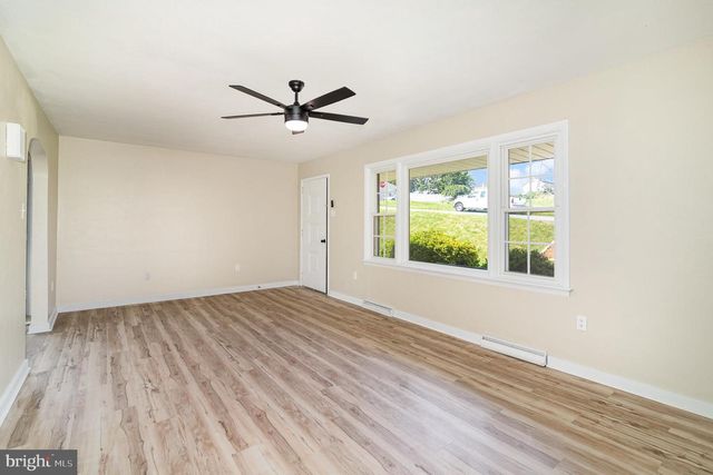 1318 MAIN ST, Harrisburg, PA 17113