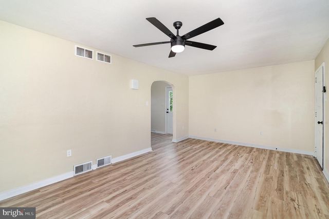 1318 MAIN ST, Harrisburg, PA 17113