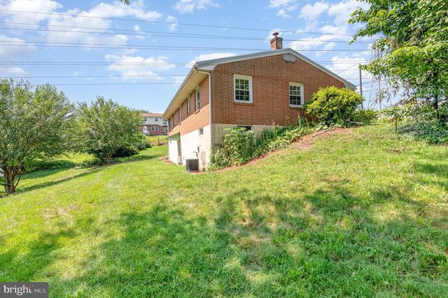 1318 MAIN ST, Harrisburg, PA 17113
