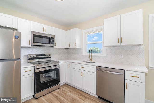 1318 MAIN ST, Harrisburg, PA 17113