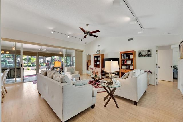 5721 GARDEN LAKES MAJESTIC, Bradenton, FL 34203