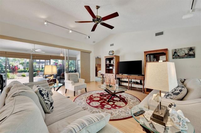 5721 GARDEN LAKES MAJESTIC, Bradenton, FL 34203