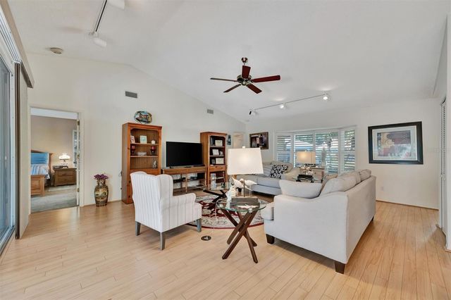 5721 GARDEN LAKES MAJESTIC, Bradenton, FL 34203