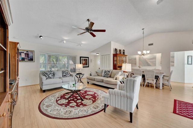 5721 GARDEN LAKES MAJESTIC, Bradenton, FL 34203