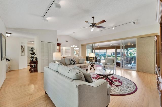 5721 GARDEN LAKES MAJESTIC, Bradenton, FL 34203