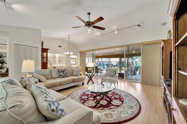 5721 GARDEN LAKES MAJESTIC, Bradenton, FL 34203