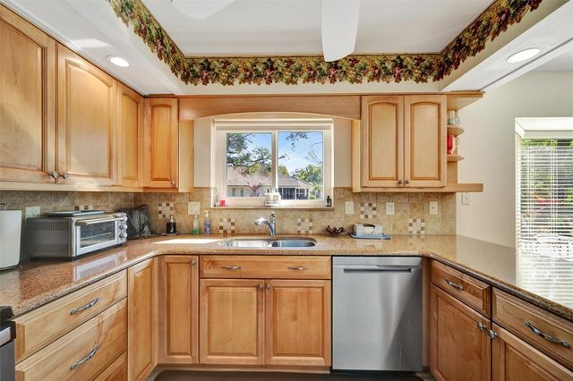 5721 GARDEN LAKES MAJESTIC, Bradenton, FL 34203