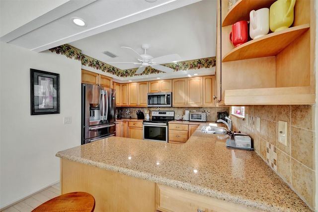 5721 GARDEN LAKES MAJESTIC, Bradenton, FL 34203