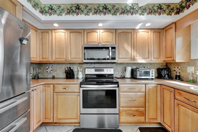 5721 GARDEN LAKES MAJESTIC, Bradenton, FL 34203