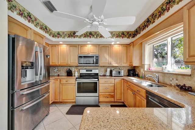 5721 GARDEN LAKES MAJESTIC, Bradenton, FL 34203