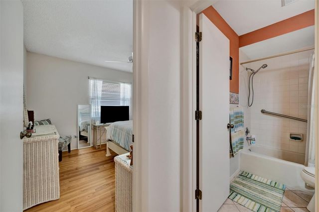 5721 GARDEN LAKES MAJESTIC, Bradenton, FL 34203