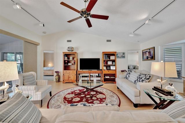 5721 GARDEN LAKES MAJESTIC, Bradenton, FL 34203