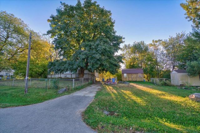 4993 W Clayton Road, Fitchburg, WI 53711