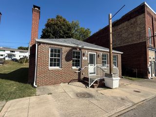 458 Locust Street, Middletown, IN 47356