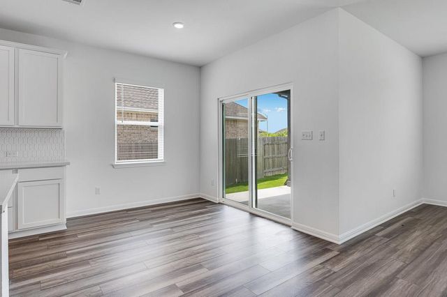 4004 Wynn RD, Hutto, TX 78634
