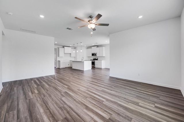 4004 Wynn RD, Hutto, TX 78634