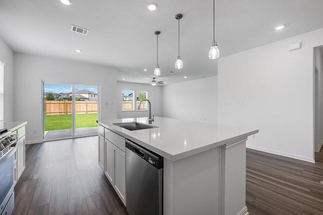 4004 Wynn RD, Hutto, TX 78634