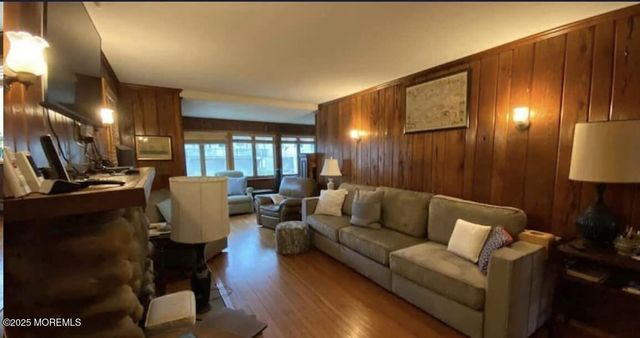 12 E Beardsley Avenue, Long Beach Twp, NJ 08008