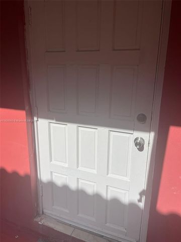 541 E 16th St Side, Hialeah, FL 33010