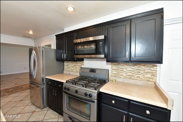 415 Balboa Road, El Paso, TX 79912