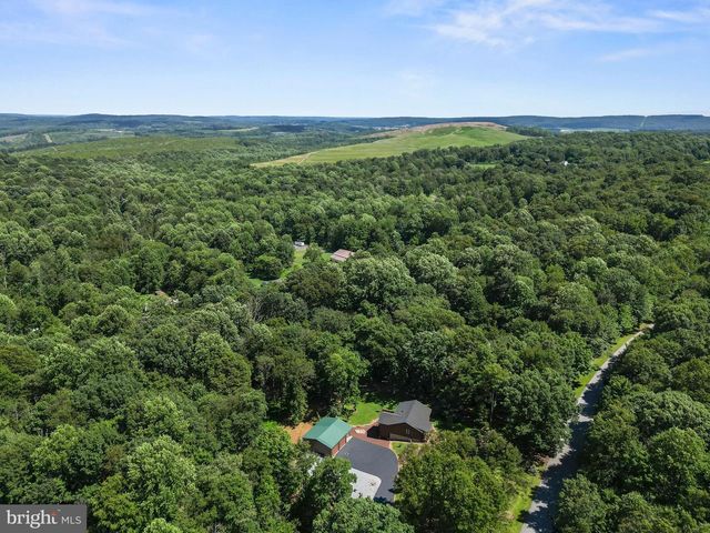 71 BROAD AX PASS, Morgantown, PA 19543