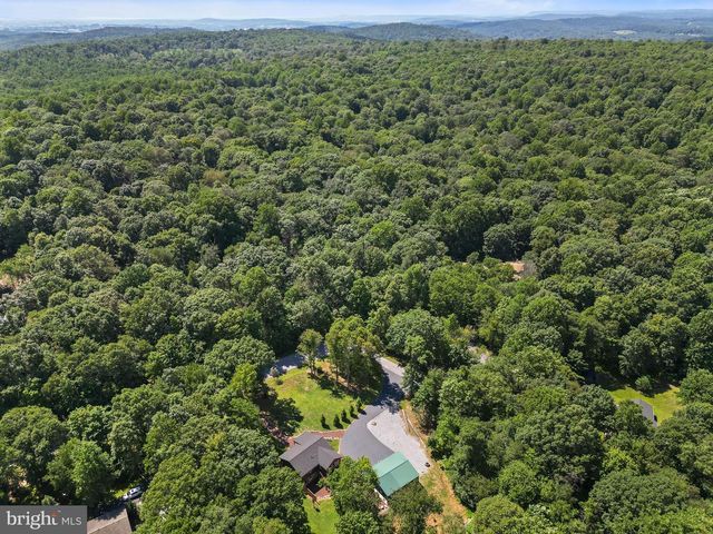 71 BROAD AX PASS, Morgantown, PA 19543
