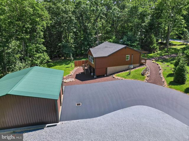 71 BROAD AX PASS, Morgantown, PA 19543