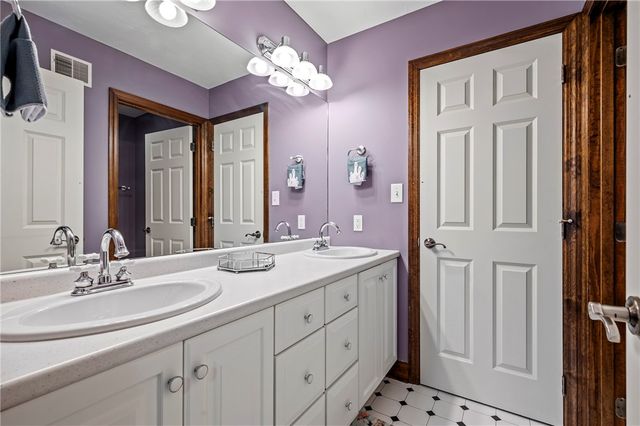 512 Laurel Oak Drive, Ohio Twp, PA 15143