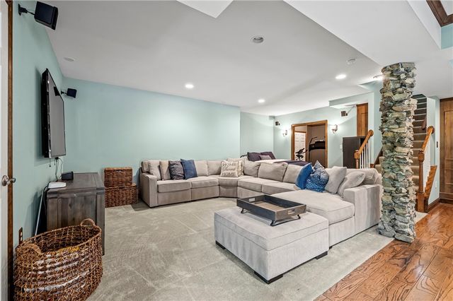 512 Laurel Oak Drive, Ohio Twp, PA 15143
