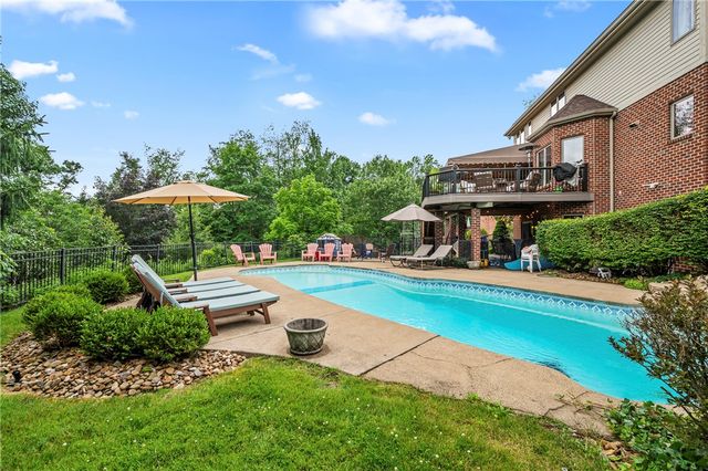512 Laurel Oak Drive, Ohio Twp, PA 15143