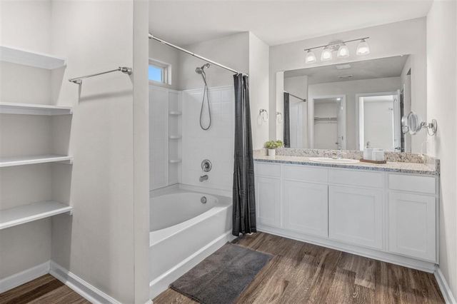 1075 S Berryvine Ln Lane, Lake Charles, LA 70611