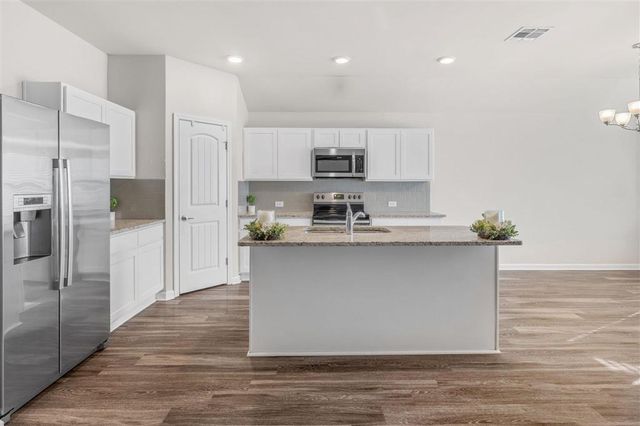 1075 S Berryvine Ln Lane, Lake Charles, LA 70611