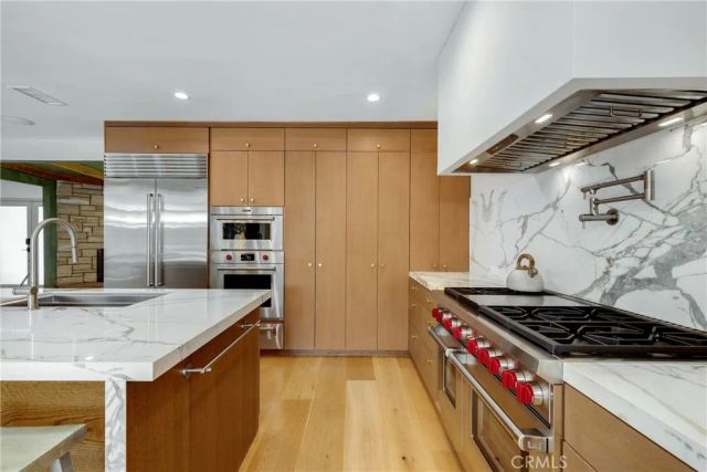 4060 Harclare Lane, Encino, CA 91436