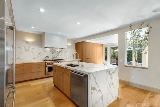 4060 Harclare Lane, Encino, CA 91436