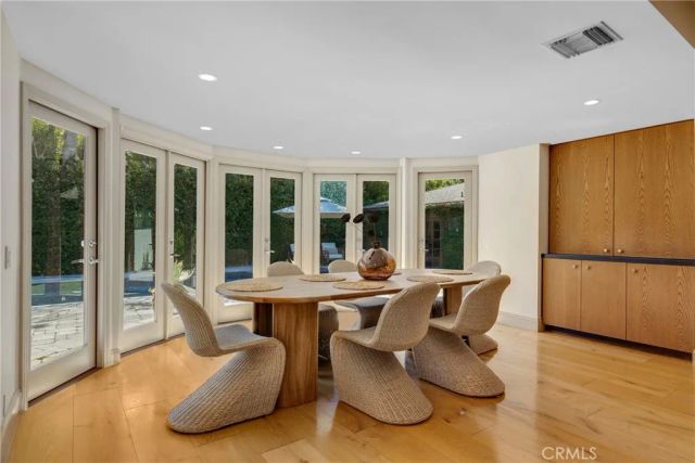 4060 Harclare Lane, Encino, CA 91436