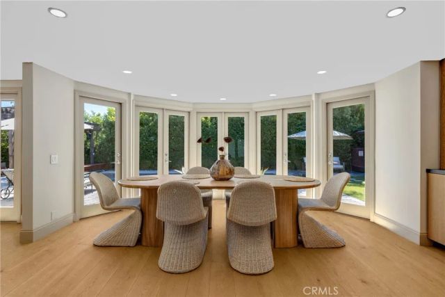 4060 Harclare Lane, Encino, CA 91436
