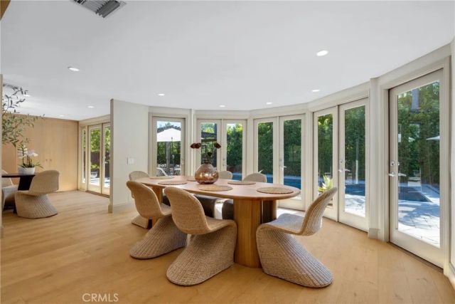 4060 Harclare Lane, Encino, CA 91436