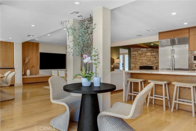 4060 Harclare Lane, Encino, CA 91436