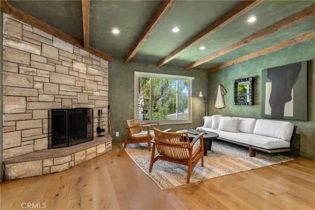4060 Harclare Lane, Encino, CA 91436