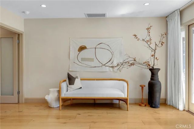 4060 Harclare Lane, Encino, CA 91436