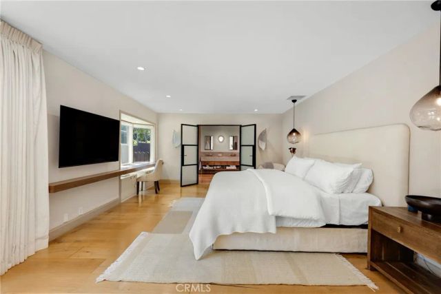 4060 Harclare Lane, Encino, CA 91436