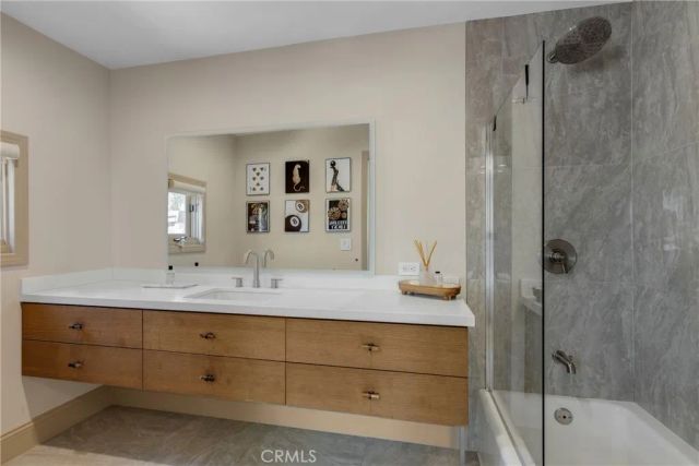 4060 Harclare Lane, Encino, CA 91436