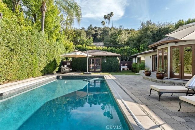 4060 Harclare Lane, Encino, CA 91436