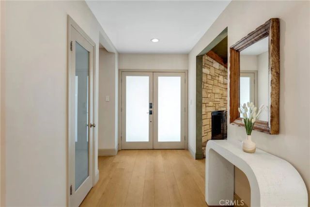 4060 Harclare Lane, Encino, CA 91436