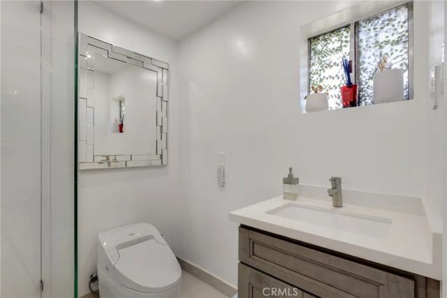 4060 Harclare Lane, Encino, CA 91436