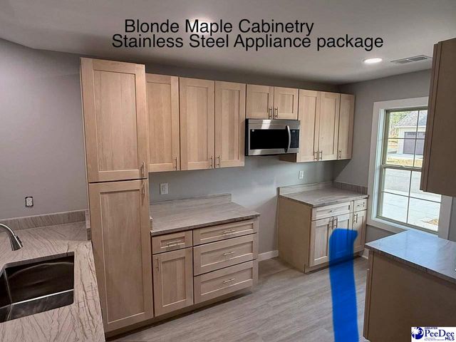 1718 Tuxedo Junction, Effingham, SC 29541