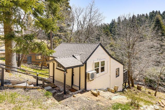 875 Virginia Court, Lake Arrowhead, CA 92352