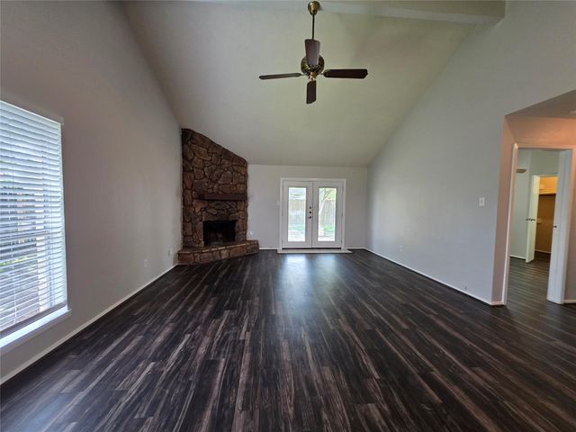 447 Lost Rock Drive, Houston, TX 77598