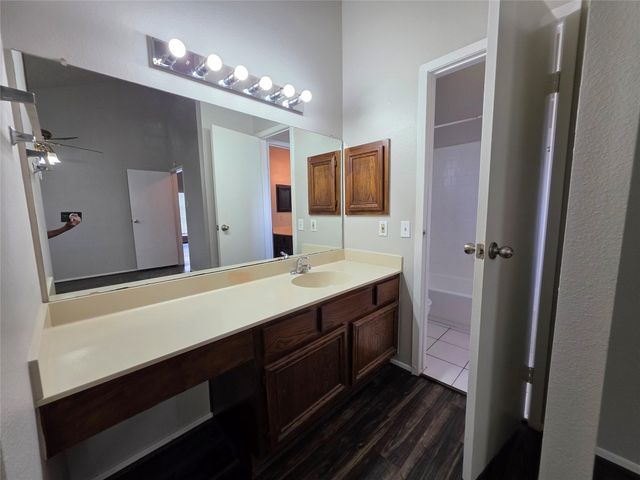 447 Lost Rock Drive, Houston, TX 77598