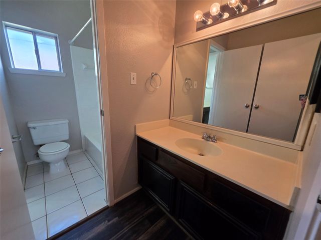 447 Lost Rock Drive, Houston, TX 77598